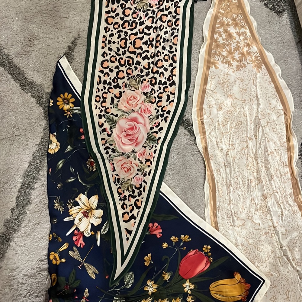Scarves - Picture 3 of 6